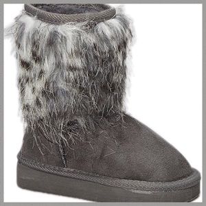 Girl’s Gray Faux Fur Pull-On Bambi Boots  Sz 2